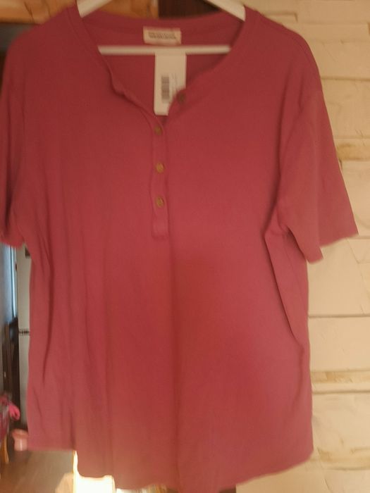 Piękna nowa bawełniana koszulka t-shirt w prążki