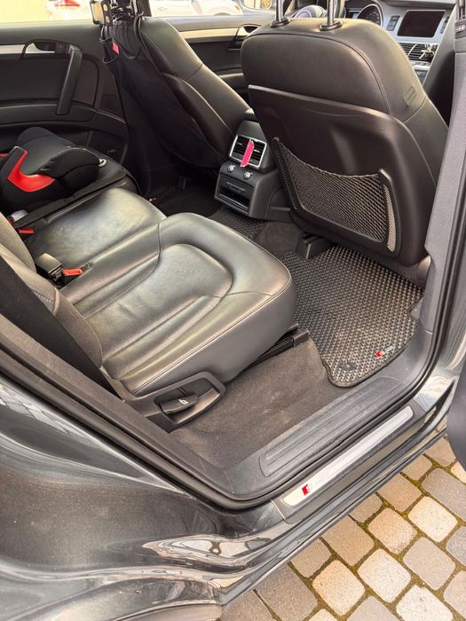 Audi Q7 в гарному стані.