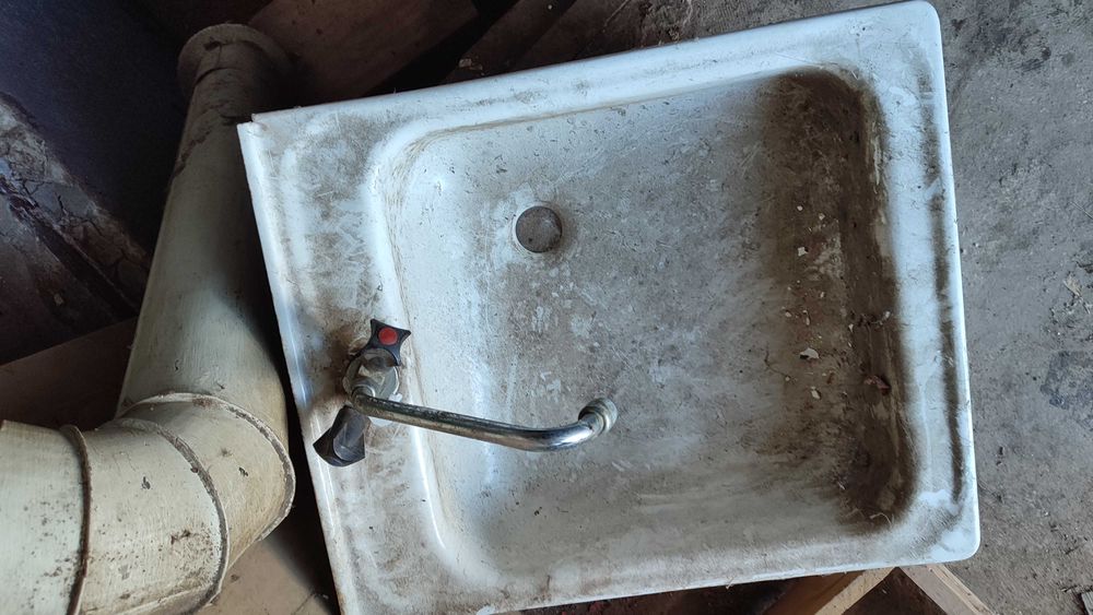 Умивальник в хорошому стані