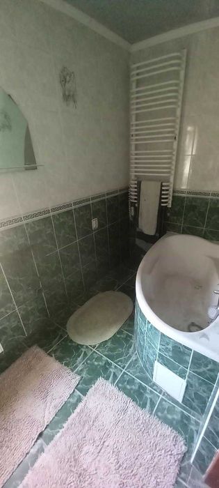 Продаж будинку туалет, ванна та автономне опалення.