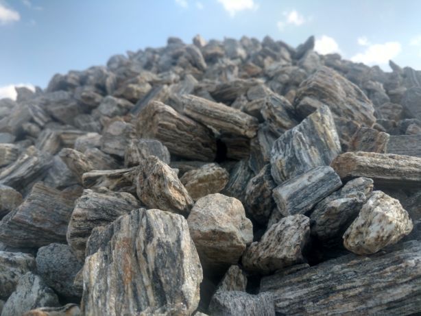 Otoczaki Górskie granitowe z Dunajca kamienie grys gres granitowy kora