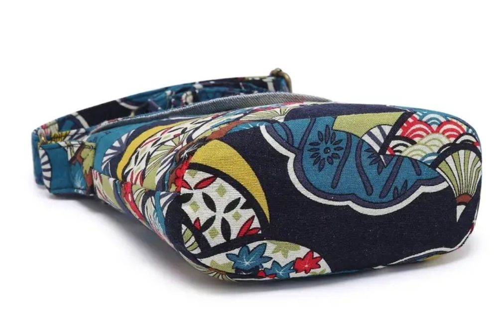 Torebka z tkaniny crossbody. Nowa