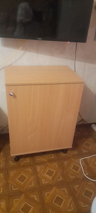 Продаю тумбу- шкафчик