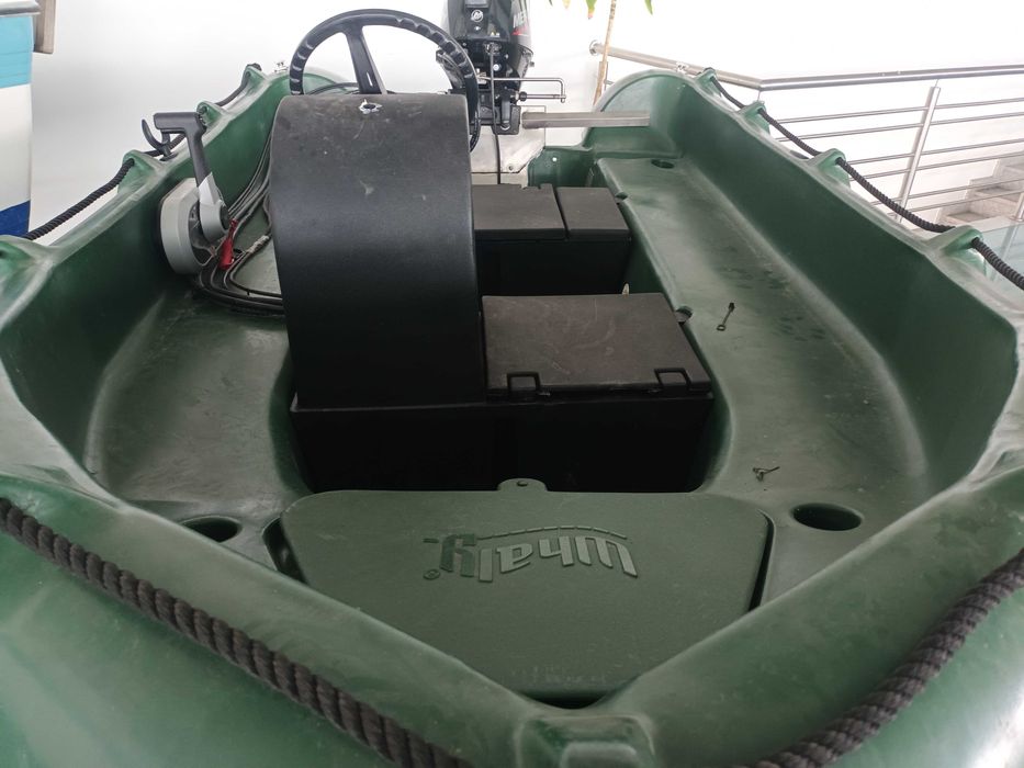 BARCO WHALY 310 Com o motor MERCURY 15HP 4T. EFI ELPT
