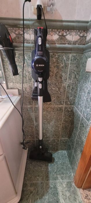 Aspirador Vertical BOSCH BBS611MAT Unlimited 6