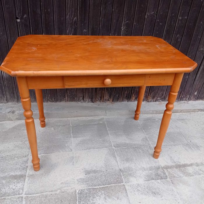 Stół drewniany vintage.