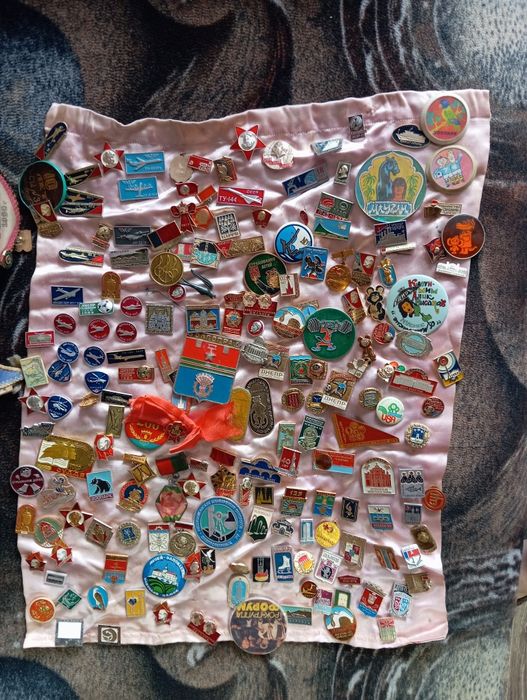 Продам значки СССР