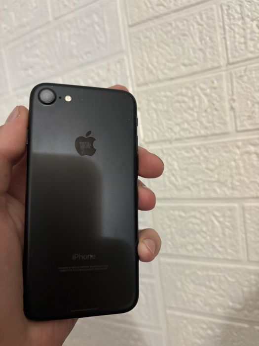 Продам iphone 7 128GB Black 83% акб