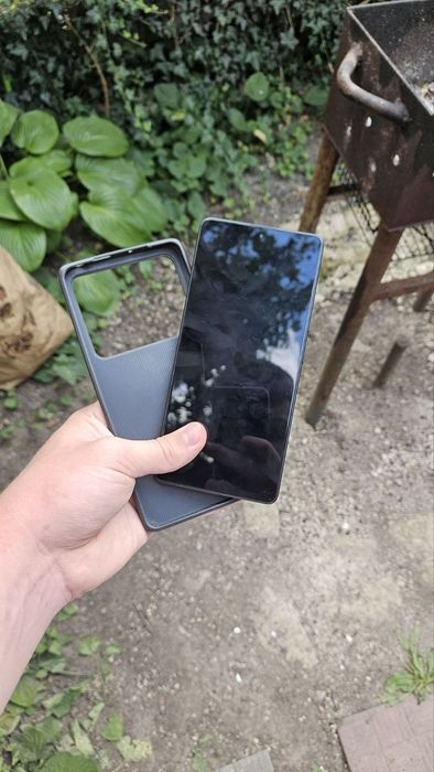 Poco m6 pro (Телефон в хорошем состоянии)