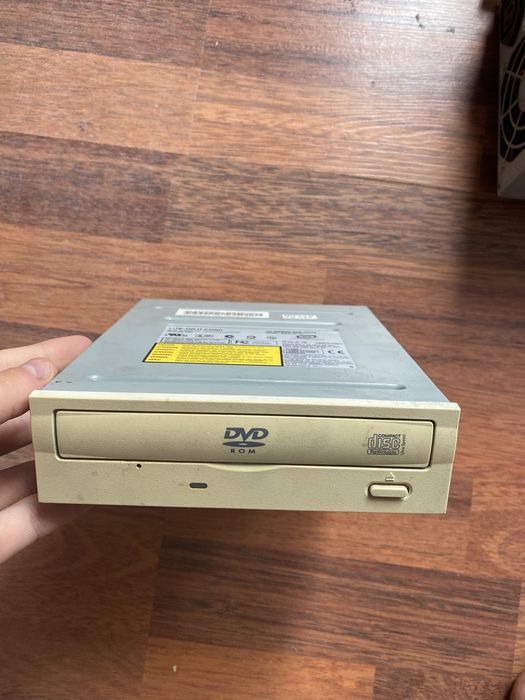 Cd-rw/dvd-rom drive