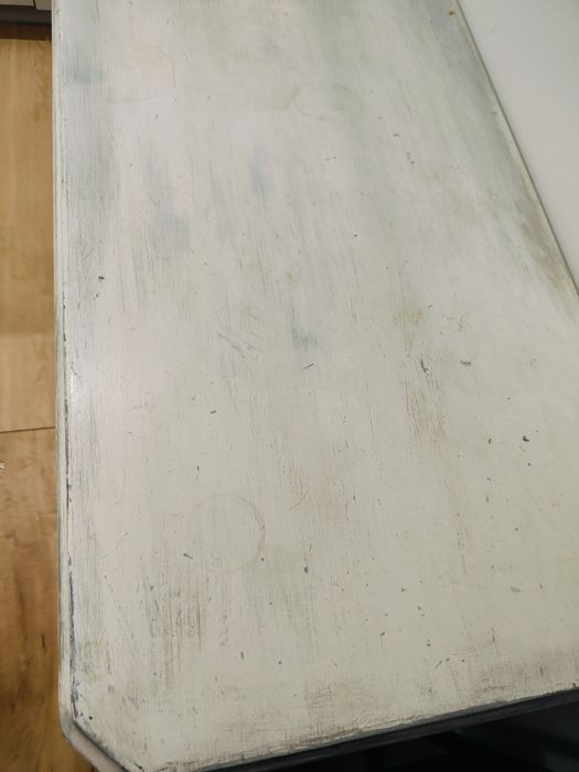 Stara odnowiona komoda