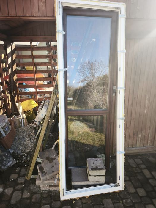 Oddam za darmo 2x okno i drzwi