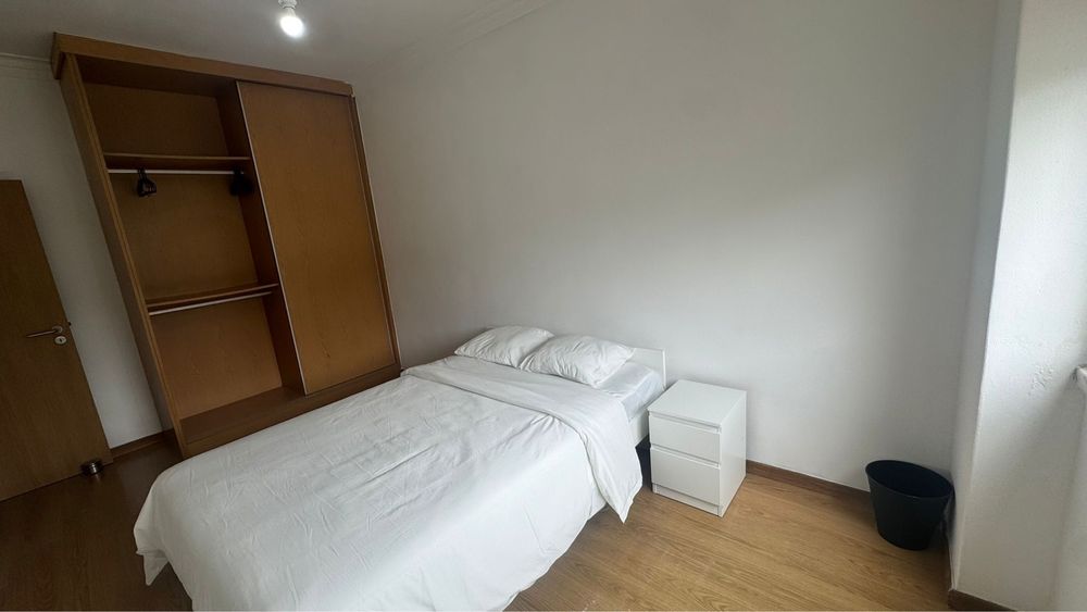 Arrenda-se quarto