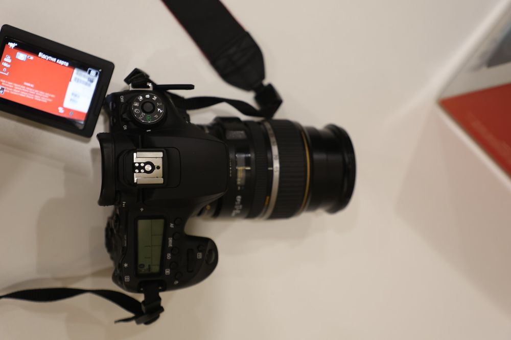Canon 90D (стан ідеальний) + універсальний об’єктив 17-85mm