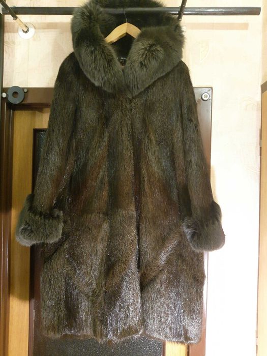 Шуба з нутрії довга з капюшоном р 52-54 ріст 3