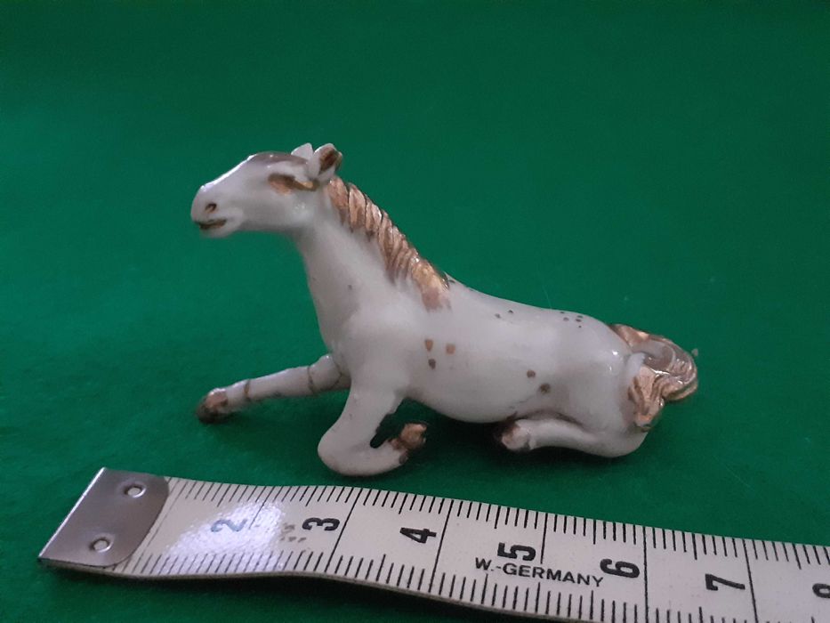 Cavalos em Porcelana