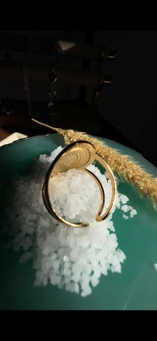 Anel Dourado Ajustável Hipoalérgico Extremamente único