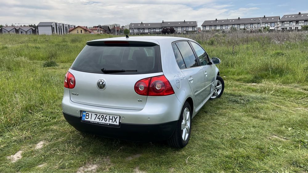Volkswagen Golf 5 1.6 MPI