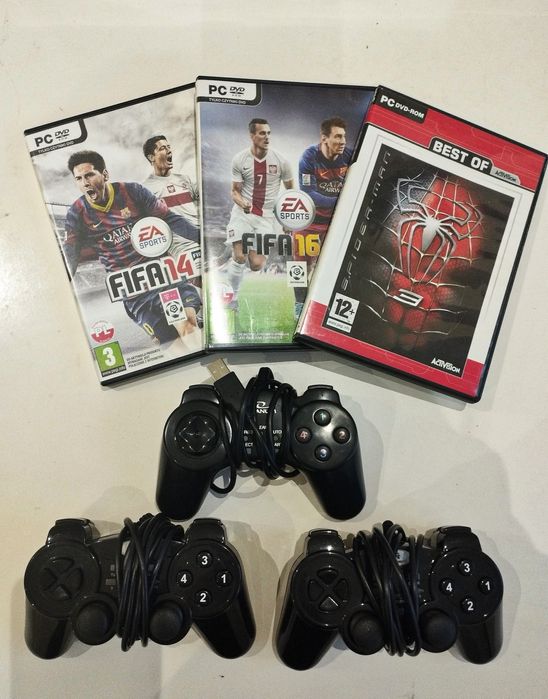 Zestaw 3 padów i 3 gier DVD na PC