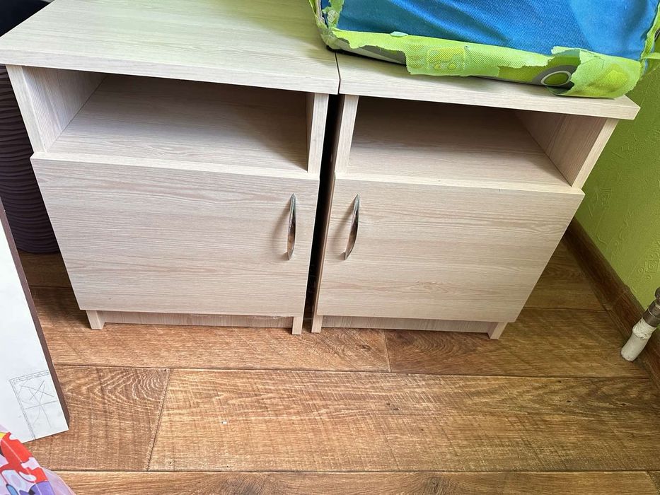 Тумбочка прикроватная, новая