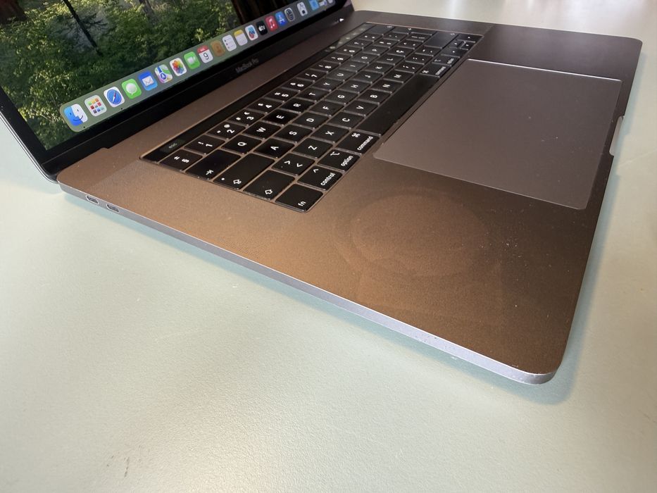 Apple Macbook Pro 15” 2018 i9 32GB Ram