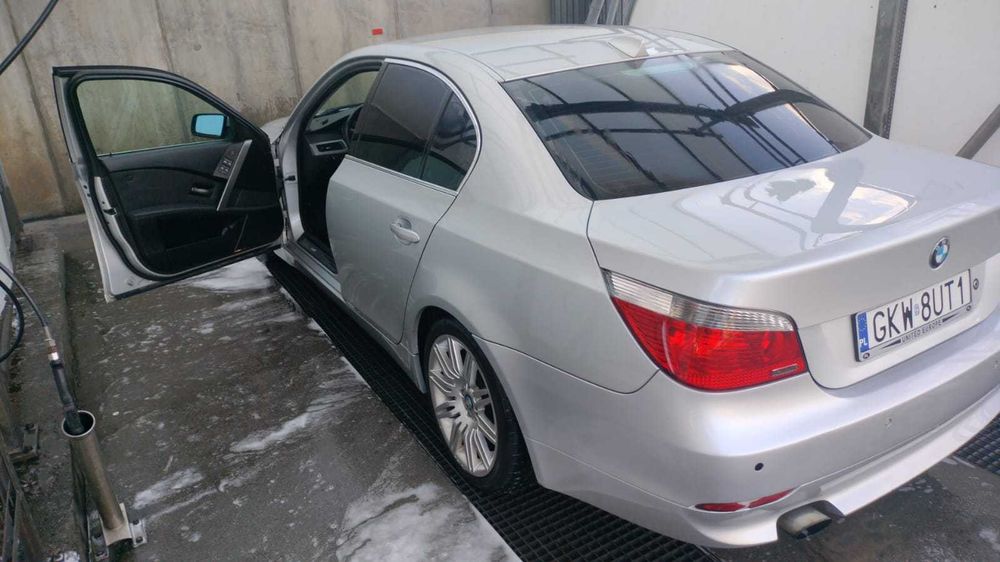 BMW E60 520d 2006r