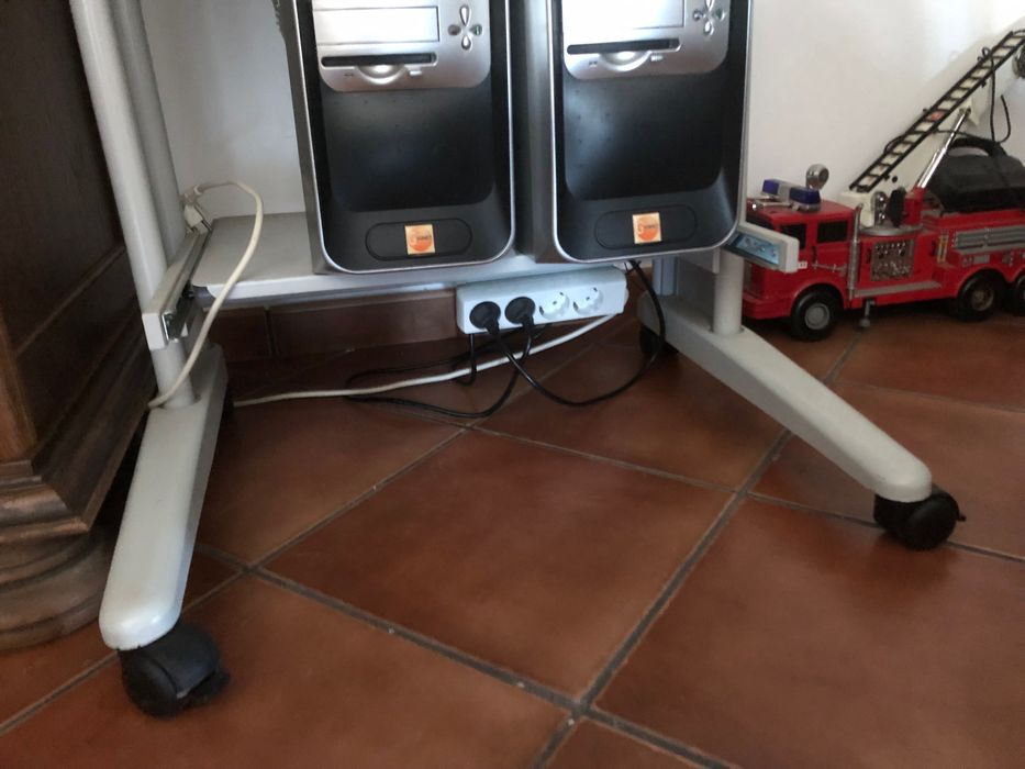 Mesa de computador/PlayStation/jogos