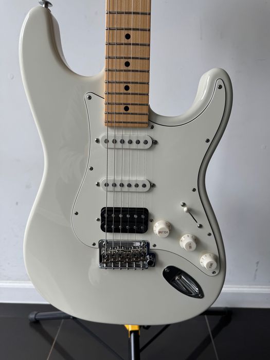 Suhr Classic S ST HSS MN OW/Zamiana