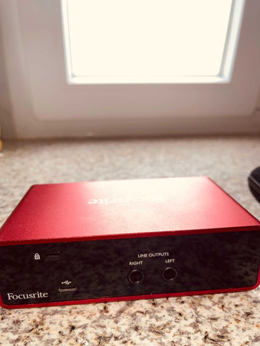 Placa de som Focusrite + controlador