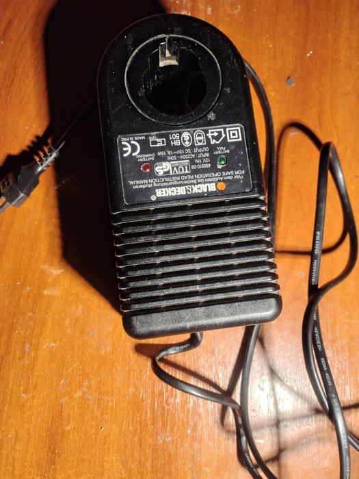 Продам зарядний пристрій для шуруповерта black decker