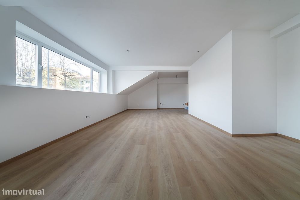 Espaço comercial no coração da cidade de Ponte da Barca com 90m2
