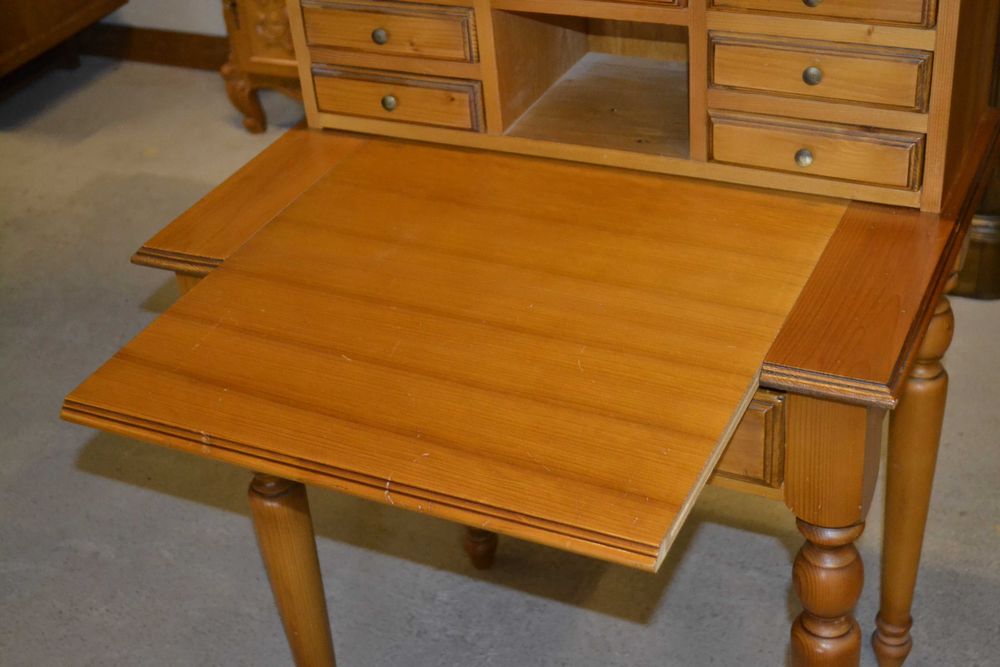 komoda ,sekretarzyk . świerk