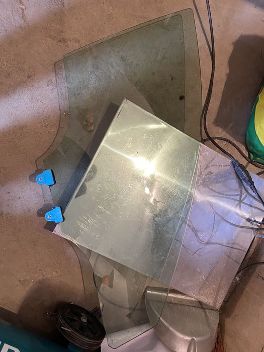 Стекло переднее правое Mazda 6 GJ