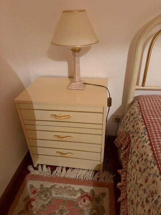 Cama de casal usada