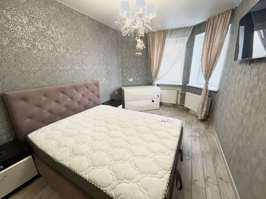 Сахарова/Бочарова, квартира в новом кирпичном доме, на 3эт (газ)