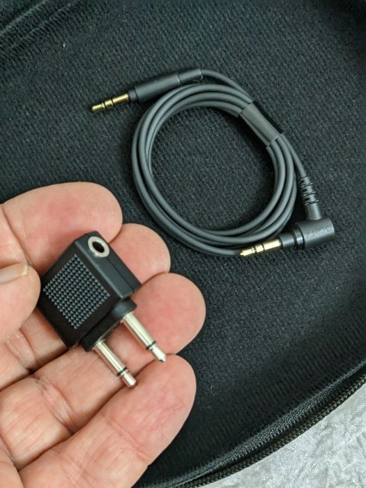 Чохол для навушників SONY WH-1000XM2 / WH-1000XM3 / WH-1000XM4 .