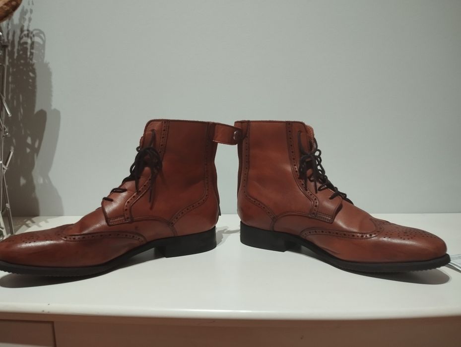 Botas em pele feitas a mão