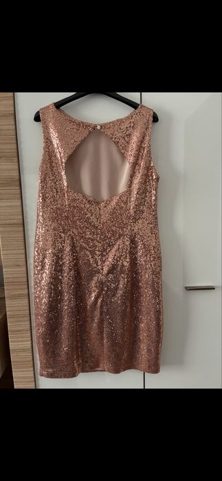 Sukienka cekinowa rozowa