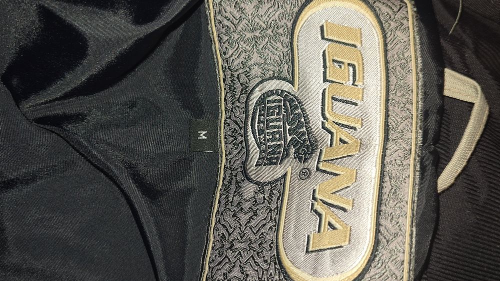 Курточка ігуана,Кросівки   р.43,наколінники