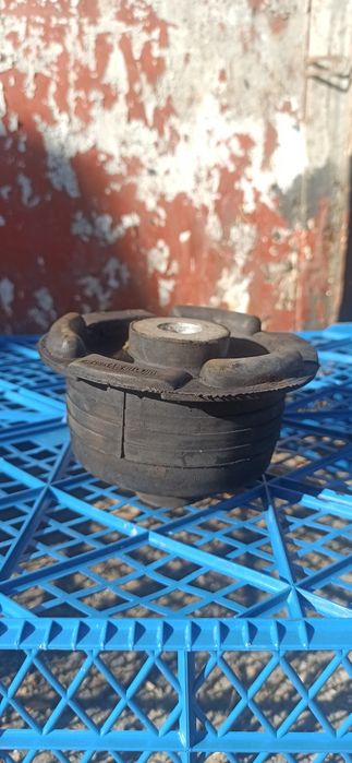 Подушка кузова на опель омега б