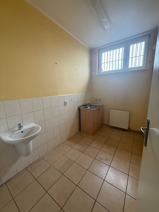 Lokal usługowy - 70m² -> Centrum Budzynia