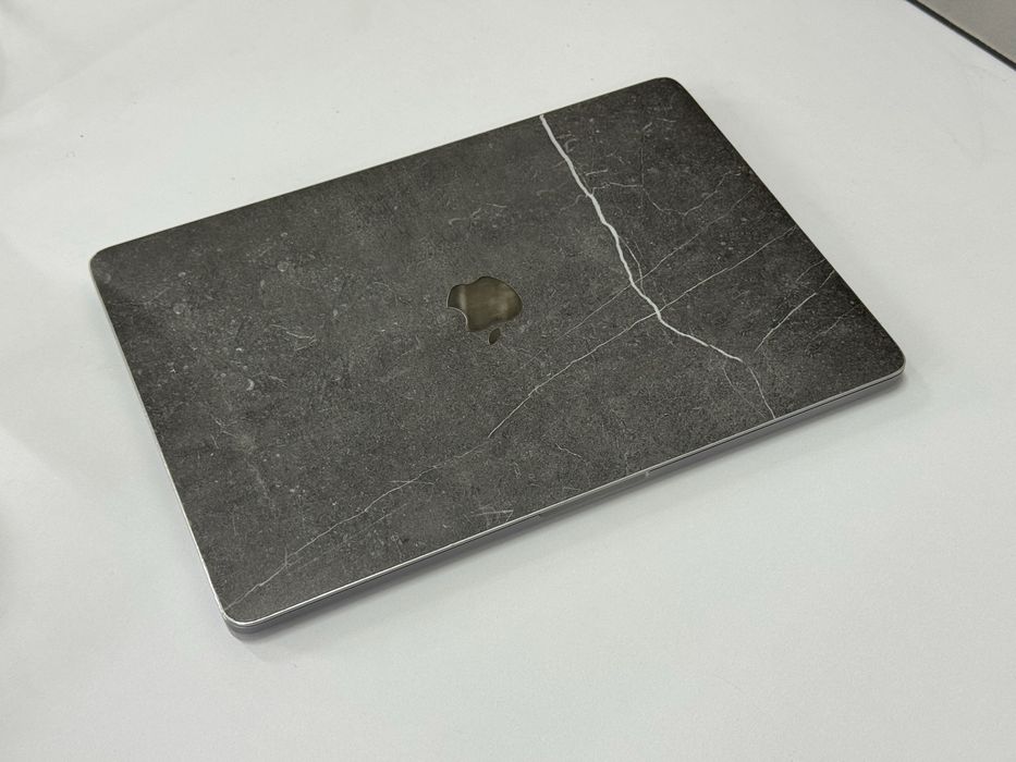 Macbook Pro 2017 13’ 8/256 44 цикли