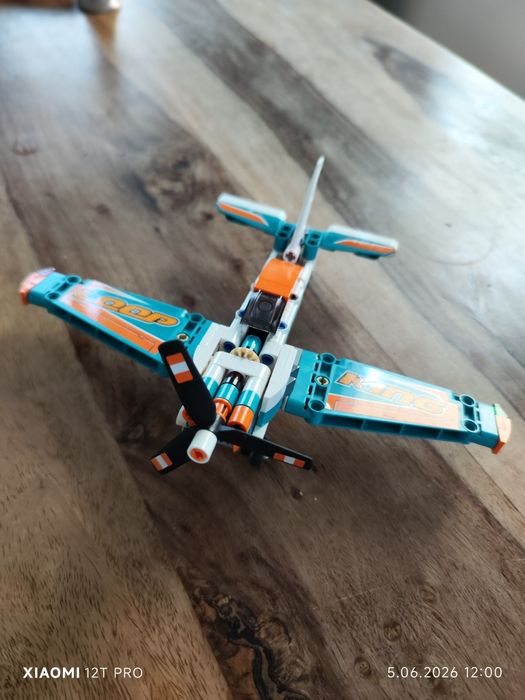 LEGO Technic samolot 42117