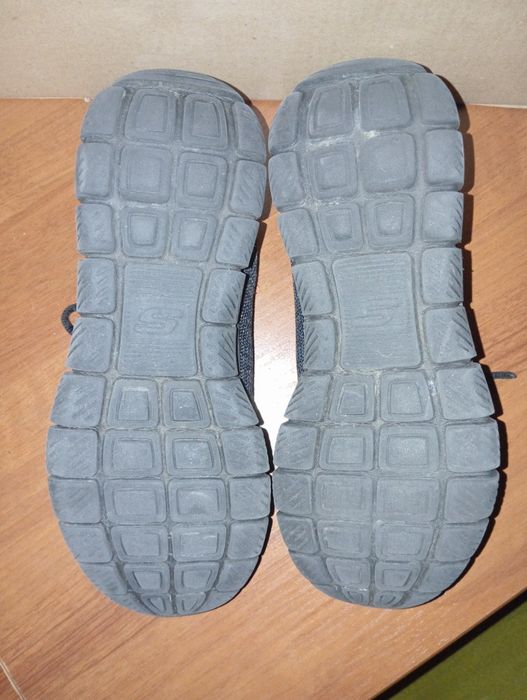 Sneakersy Skechers buty do biegania 41,5 rozmiar.