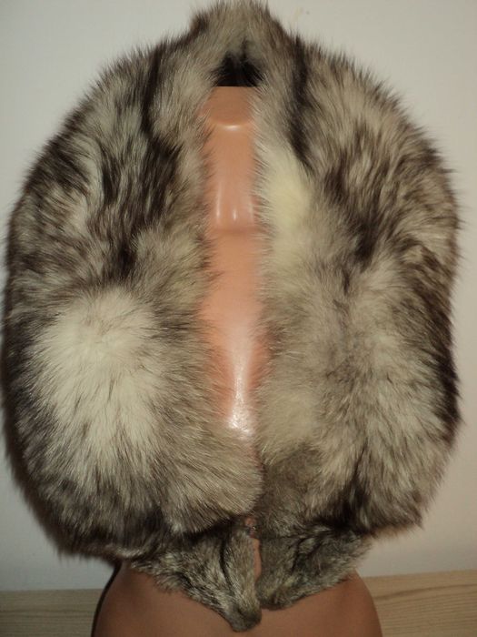 Kołnierz z lisa, srebrny