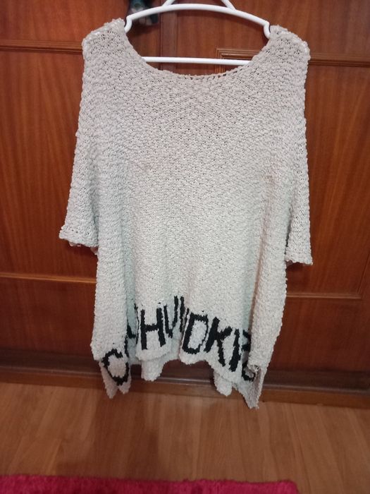 Varias pecas de roupa