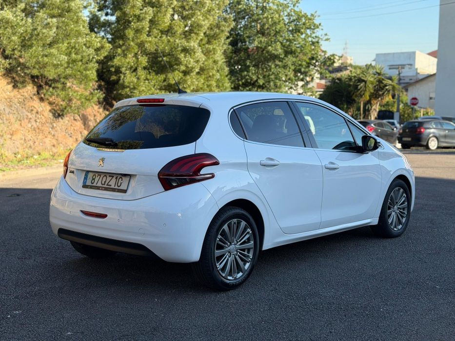 Peugeot 208 allure