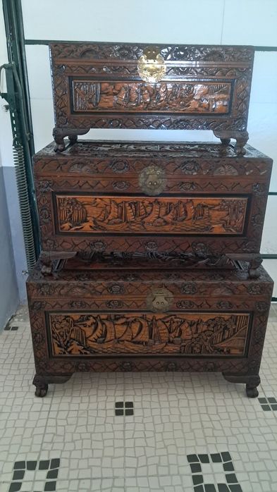 Conjunto de baus em cânfora
