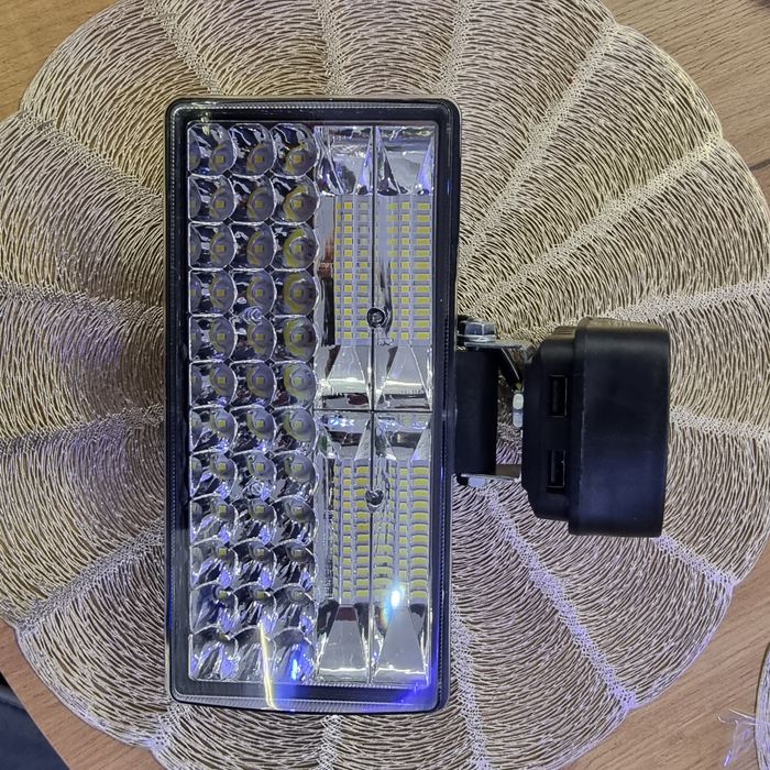 Bardzo duża Lampa robocza LED z gniazdem 2xUSB 5V