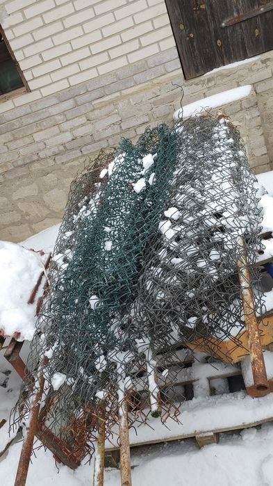 Siatka ogrodzeniowa plus słupki rurki stalowe